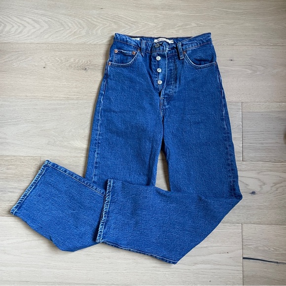 Levi’s Ribcage Jeans - Picture 3 of 8